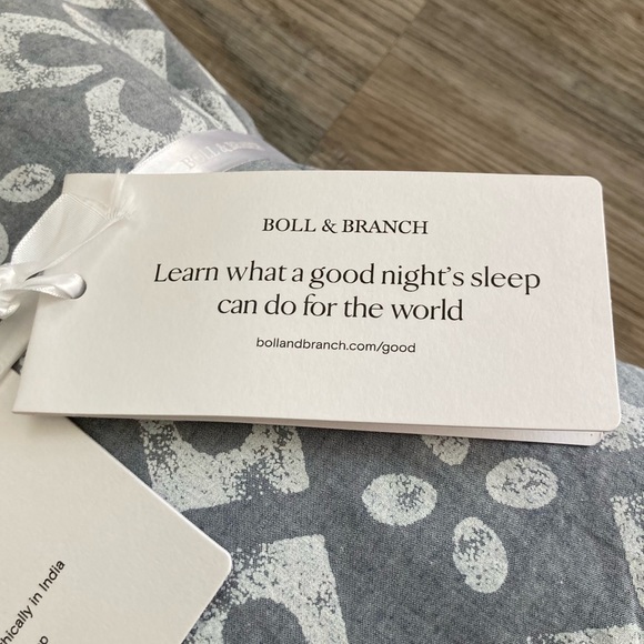 Boll & Branch Gray Sheet Set - Picture 4 of 11